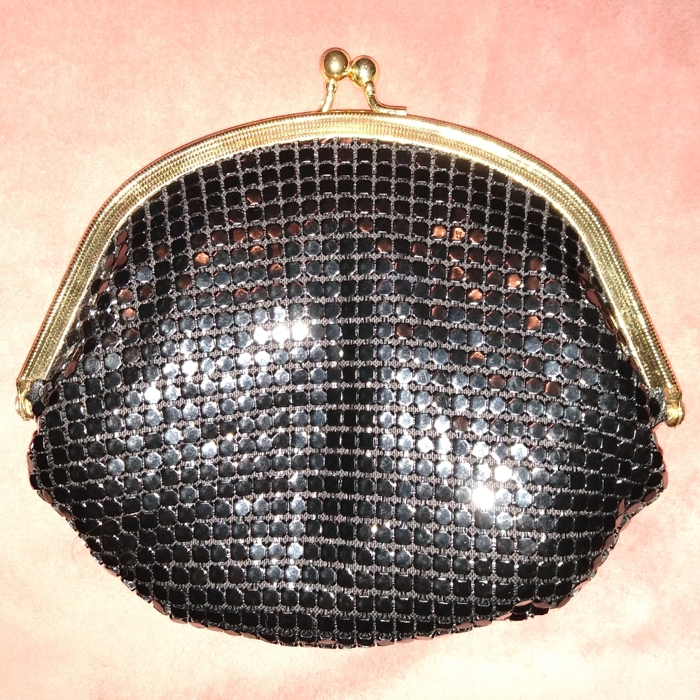 Vintage Black Enamel Metal Mesh Clutch Little Purse Snap Close Small Hinged Bag - Picture 11 of 12